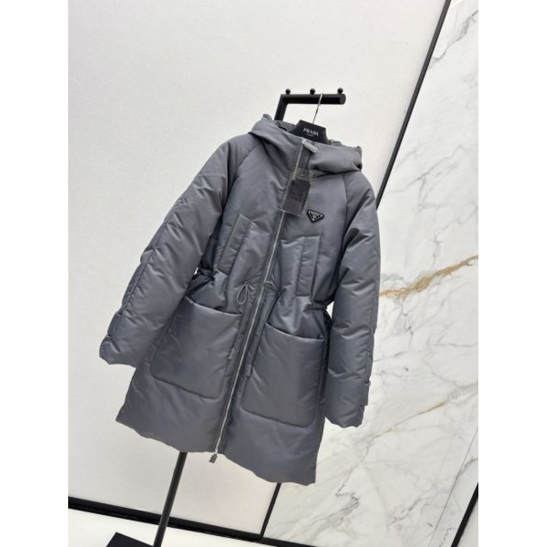  魅力的 しなやか 高機能 プラダ PRADA コピー ダウンジャケット 特別版