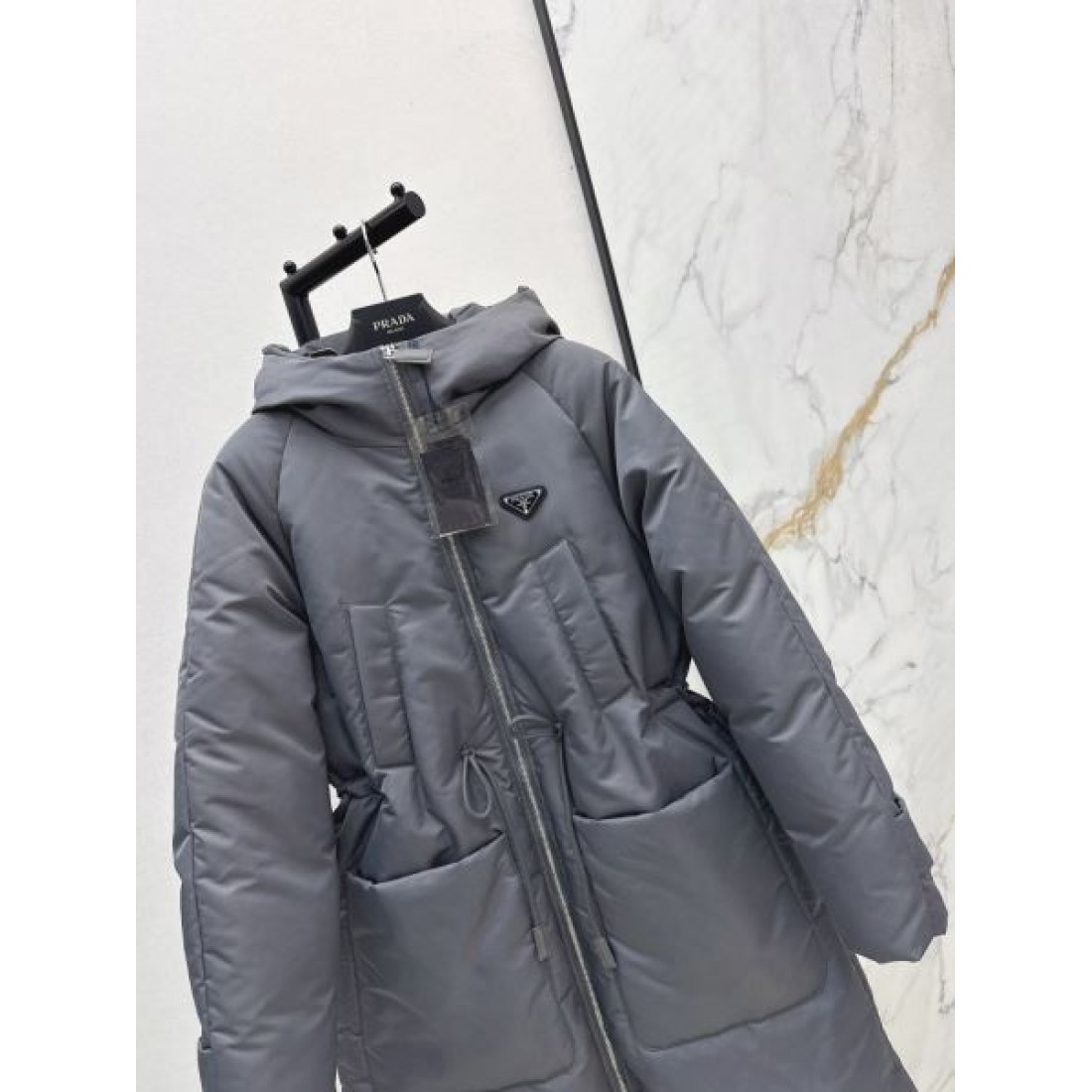  魅力的 しなやか 高機能 プラダ PRADA コピー ダウンジャケット 特別版