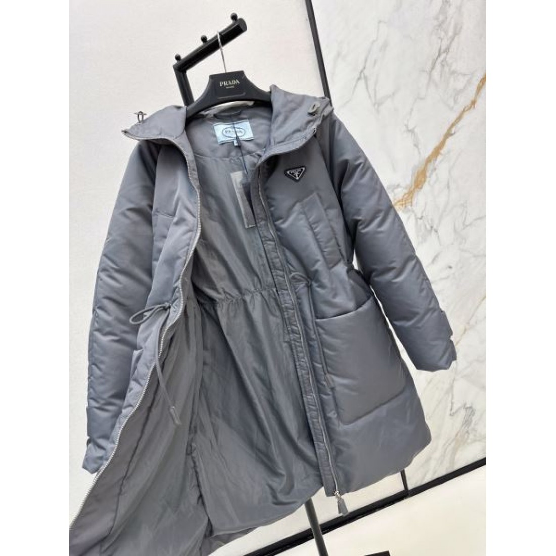  魅力的 しなやか 高機能 プラダ PRADA コピー ダウンジャケット 特別版