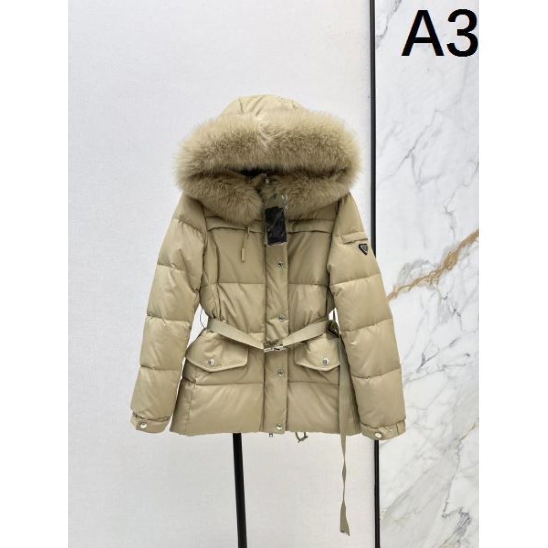 上質 エレガント 防寒性抜群 プラダ PRADA ダコピー ウンジャケット 冬仕様