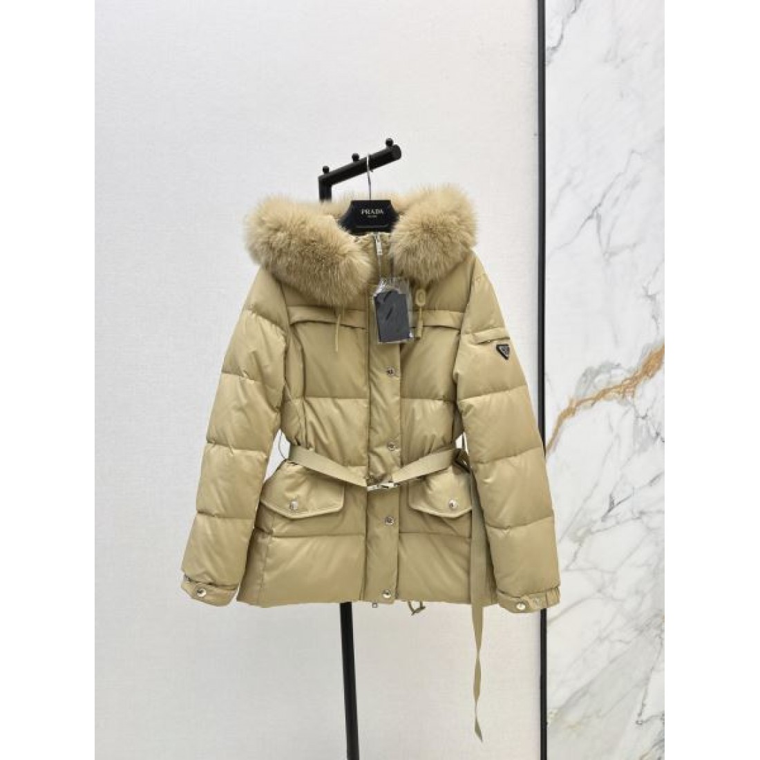 上質 エレガント 防寒性抜群 プラダ PRADA ダコピー ウンジャケット 冬仕様