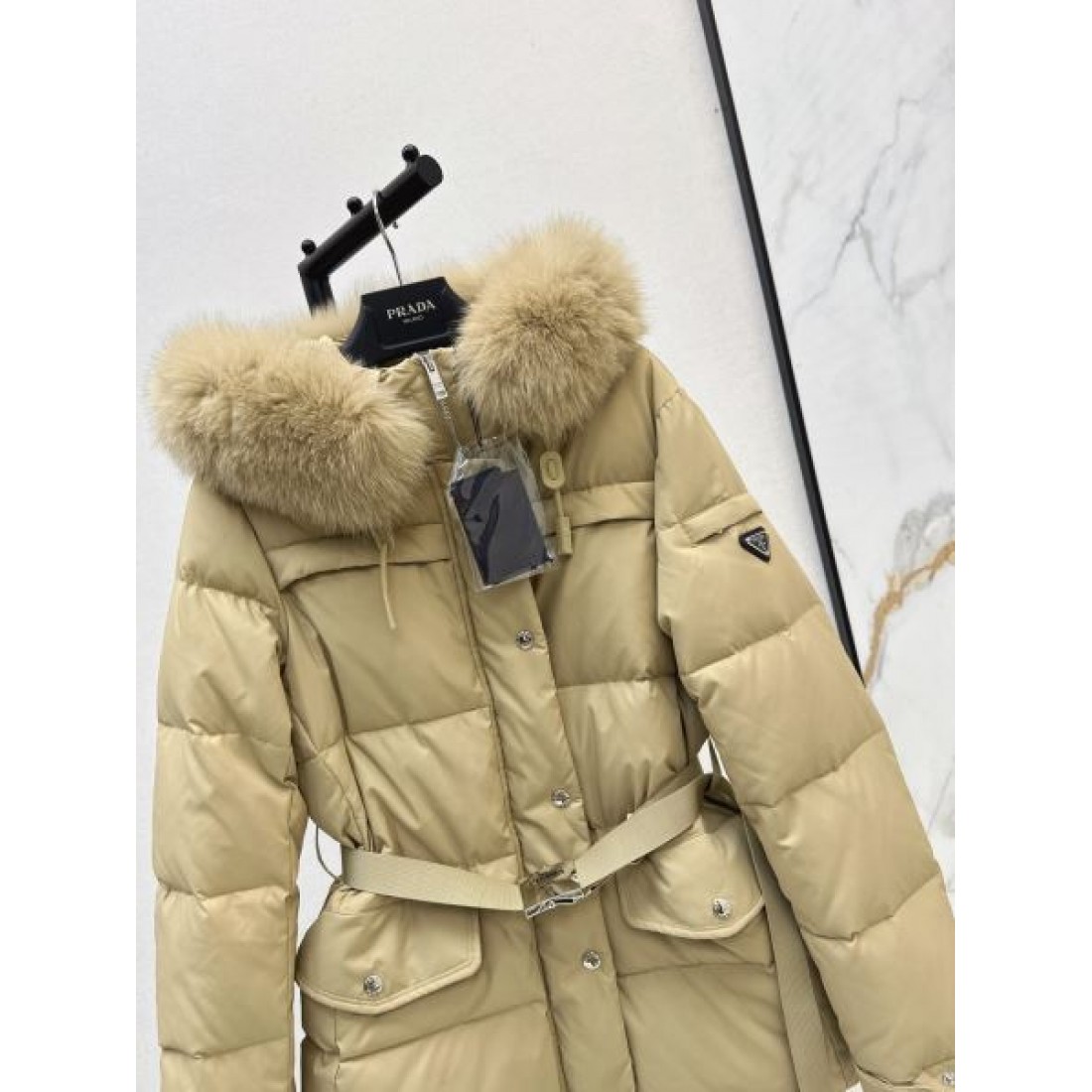 上質 エレガント 防寒性抜群 プラダ PRADA ダコピー ウンジャケット 冬仕様