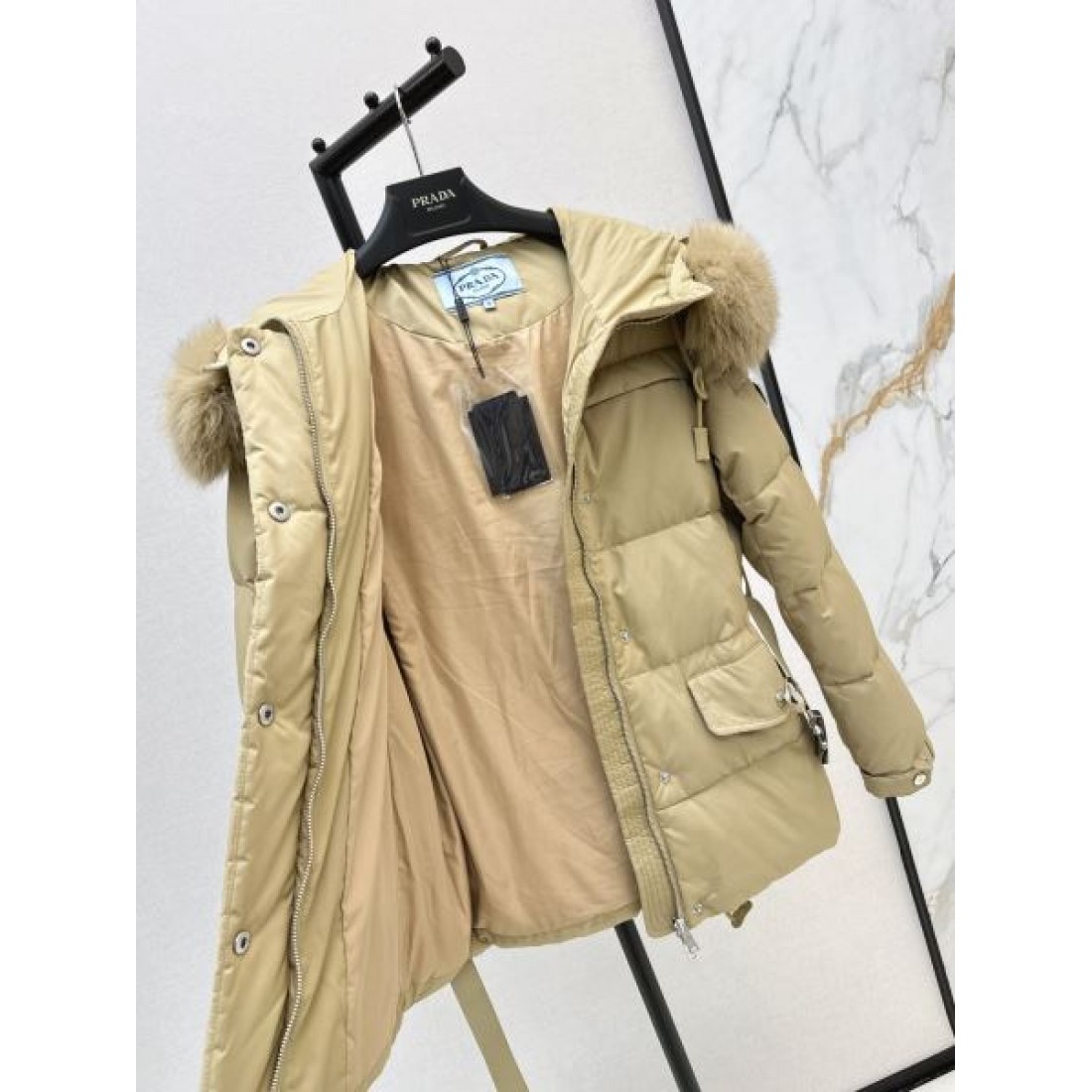 上質 エレガント 防寒性抜群 プラダ PRADA ダコピー ウンジャケット 冬仕様
