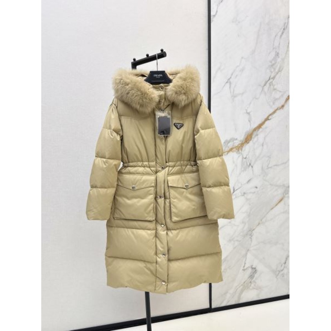 高級感 洗練 大人気 プラダ PRADA コピー ダウンジャケット 最新モデル