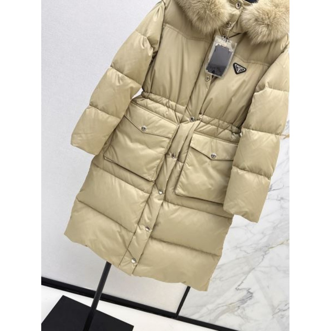 高級感 洗練 大人気 プラダ PRADA コピー ダウンジャケット 最新モデル