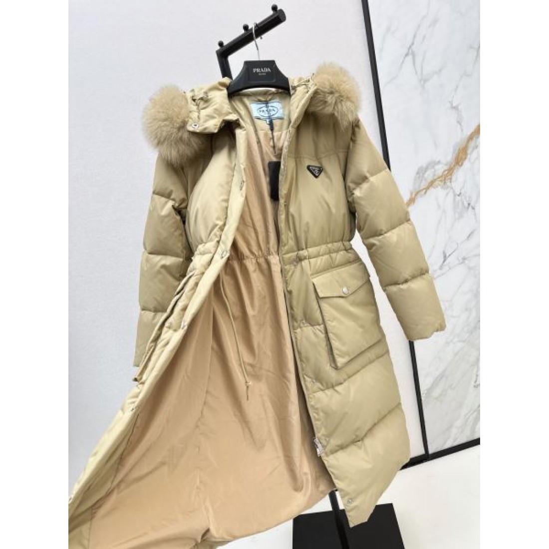 高級感 洗練 大人気 プラダ PRADA コピー ダウンジャケット 最新モデル