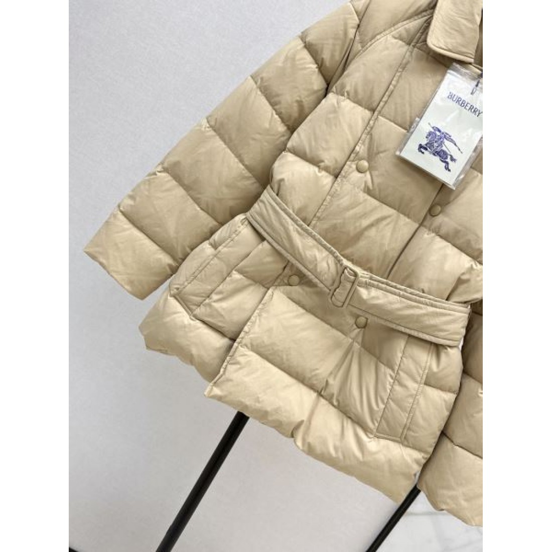 上質 クラシック バーバリー BURBERRY コピー ダウンジャケット 洗練 モダン