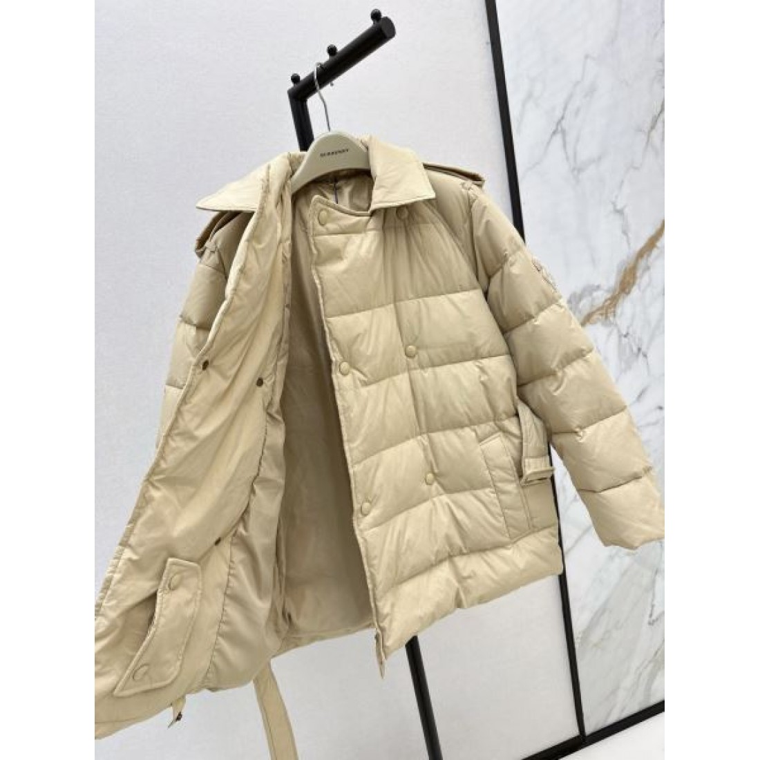 上質 クラシック バーバリー BURBERRY コピー ダウンジャケット 洗練 モダン