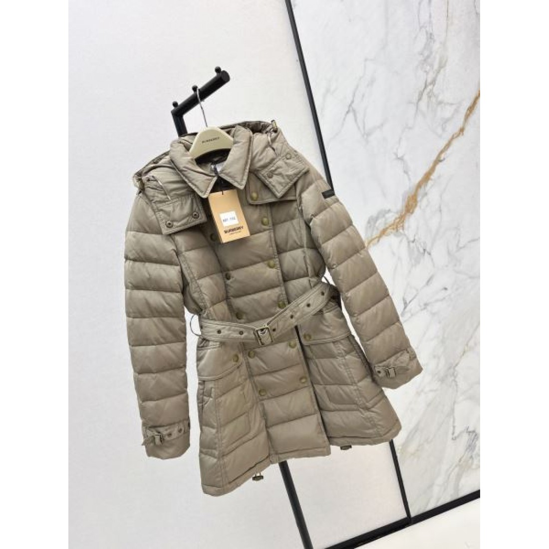 エレガント バーバリー BURBERRY コピー ダウンジャケット 上品 優雅