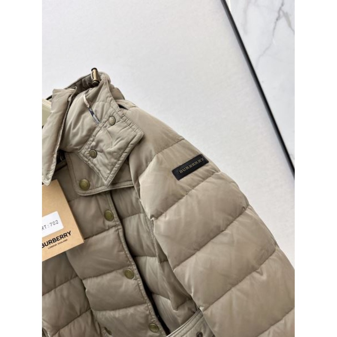 エレガント バーバリー BURBERRY コピー ダウンジャケット 上品 優雅