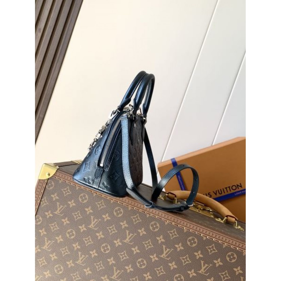 華やかで 上品な ルイヴィトン LOUIS VUITTON コピー トートバッグ 優雅な