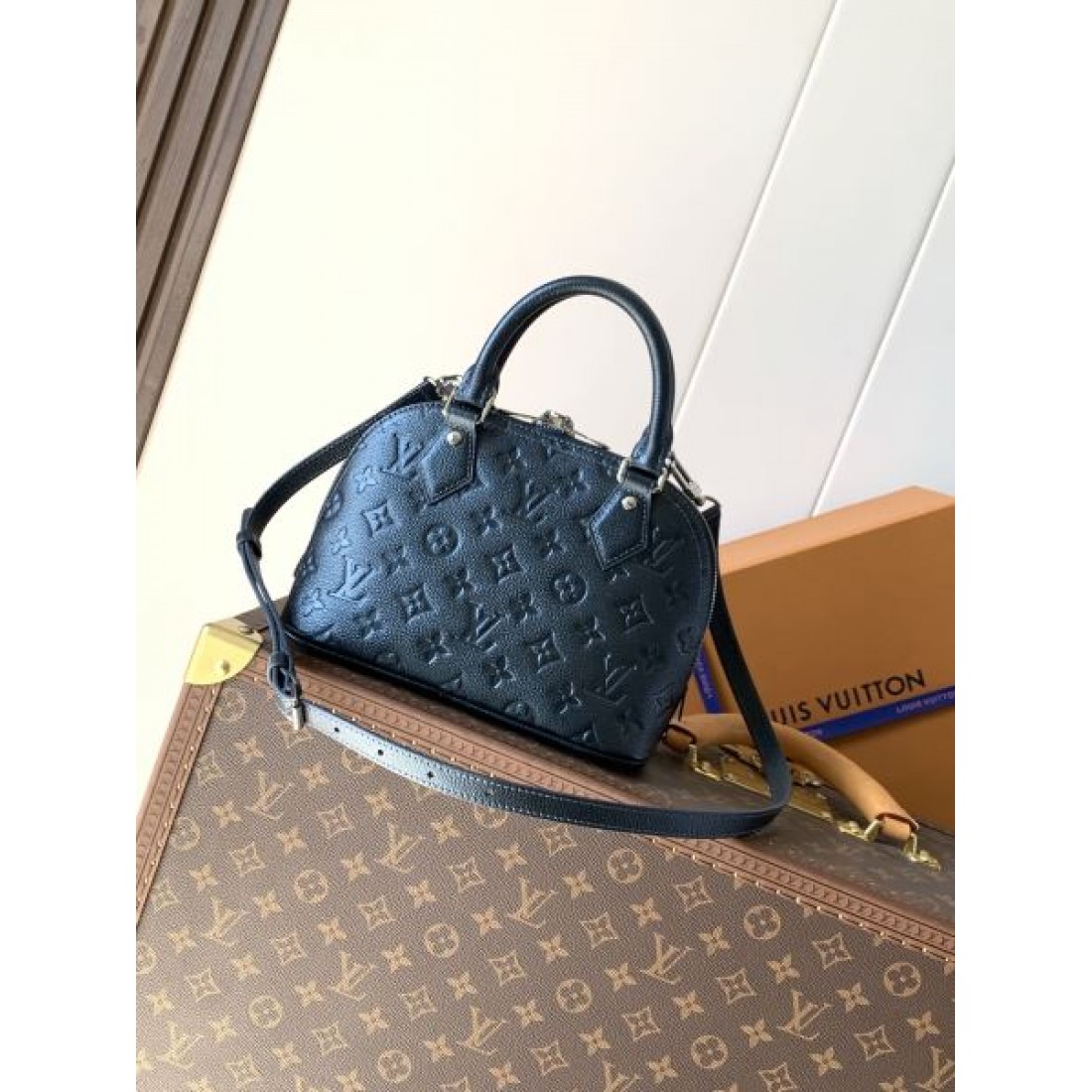 華やかで 上品な ルイヴィトン LOUIS VUITTON コピー トートバッグ 優雅な