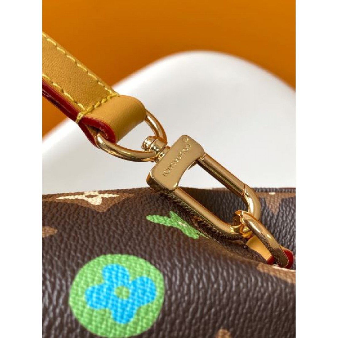 モダンで 洗練された ルイヴィトン LOUIS VUITTON コピー トートバッグ スタイリッシュな