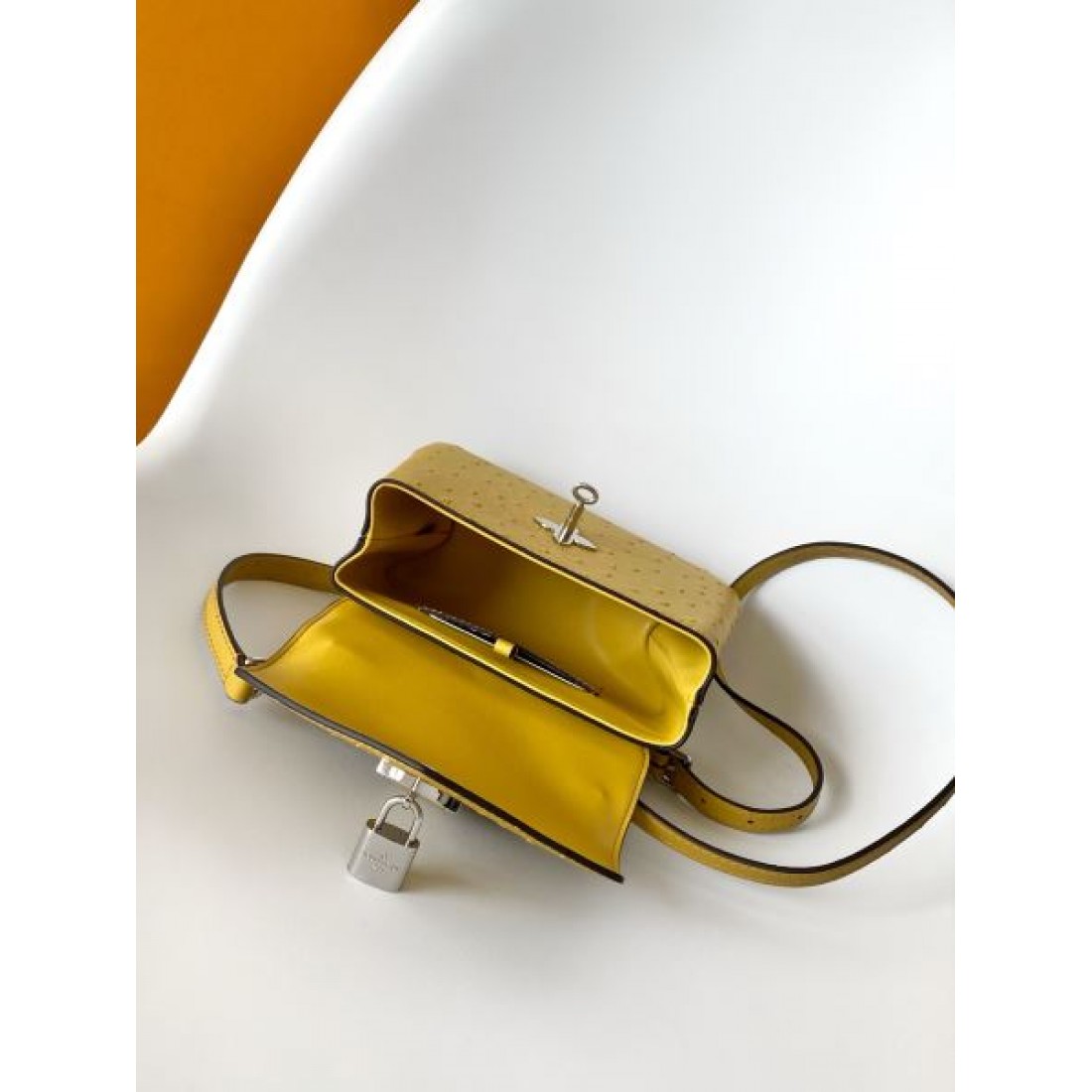 クラシックで 格調高い ルイヴィトン LOUIS VUITTON コピー トートバッグ 重厚感のある