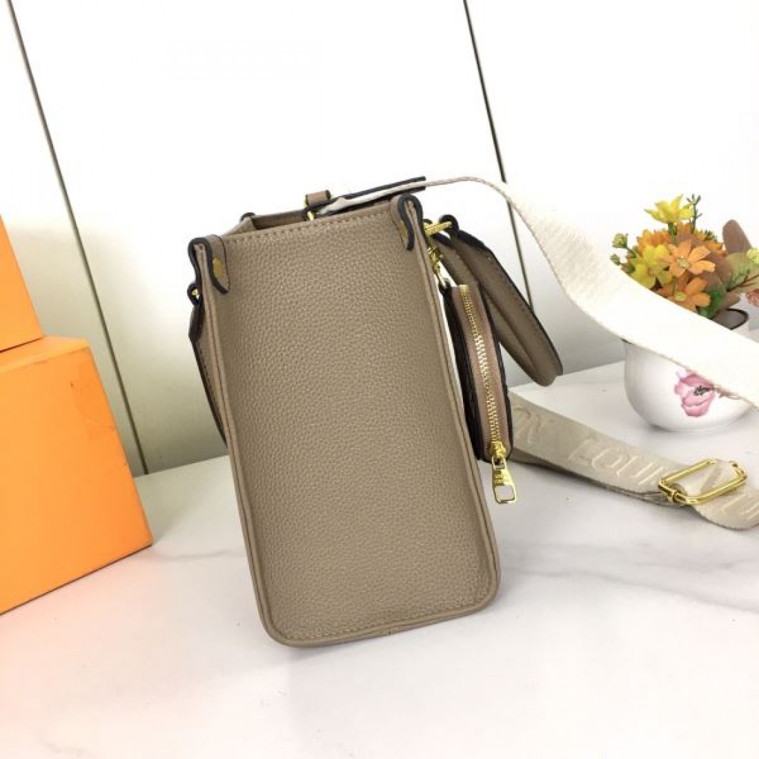 大人っぽい 落ち着いた ルイヴィトン LOUIS VUITTON コピー トートバッグ 端正な