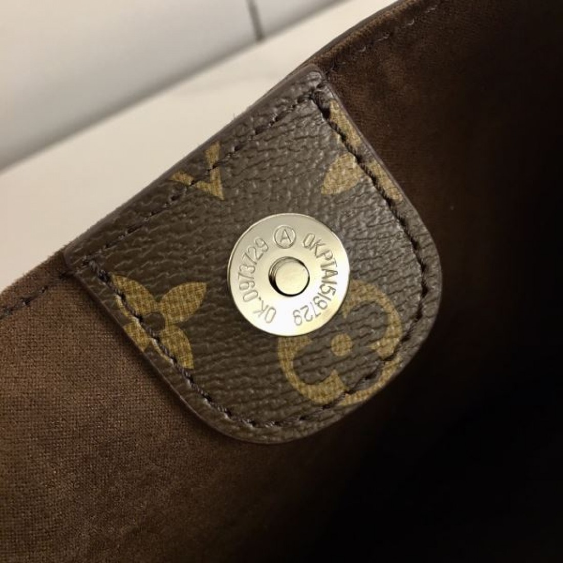 高級感のある 上品な ルイヴィトン LOUIS VUITTON コピー トートバッグ 洗練された