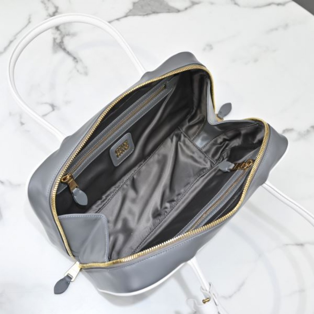 ガーリーで かわいい ミュウミュウ MIU MIU コピー トートバッグ 華やかな