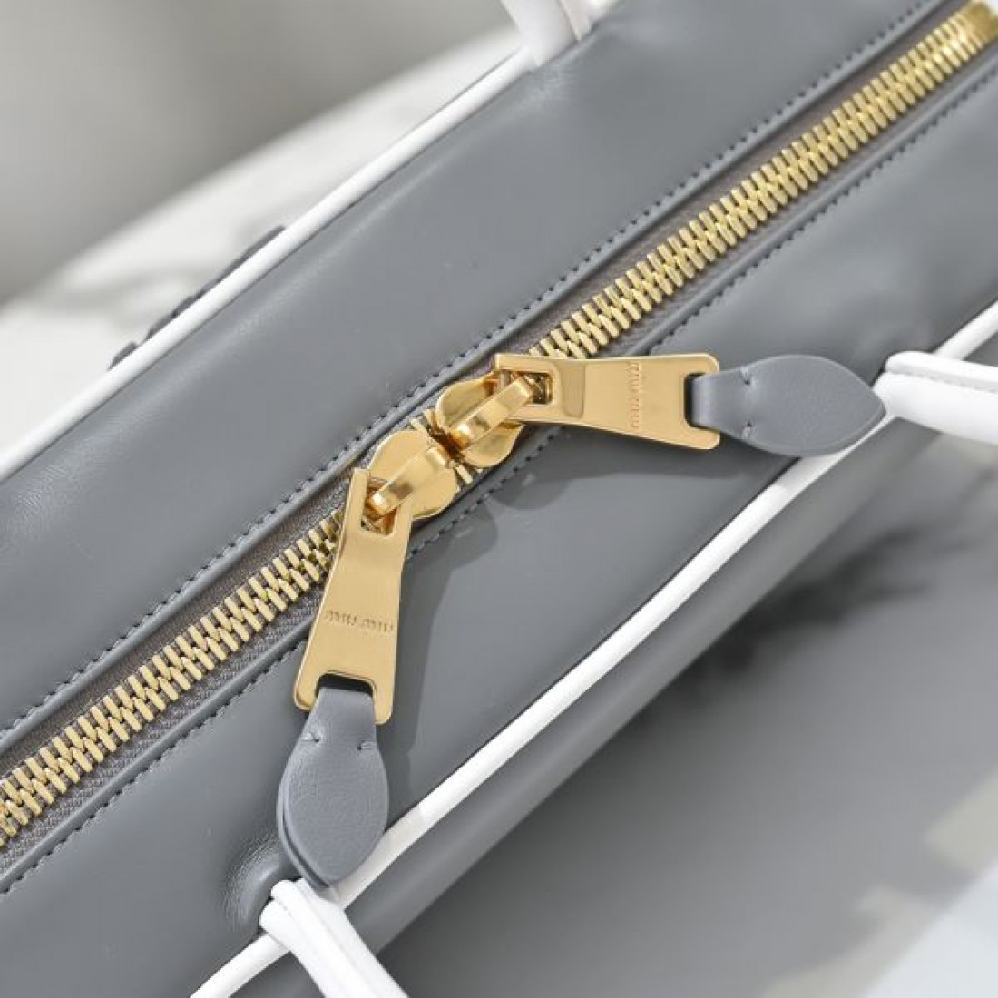 ガーリーで かわいい ミュウミュウ MIU MIU コピー トートバッグ 華やかな