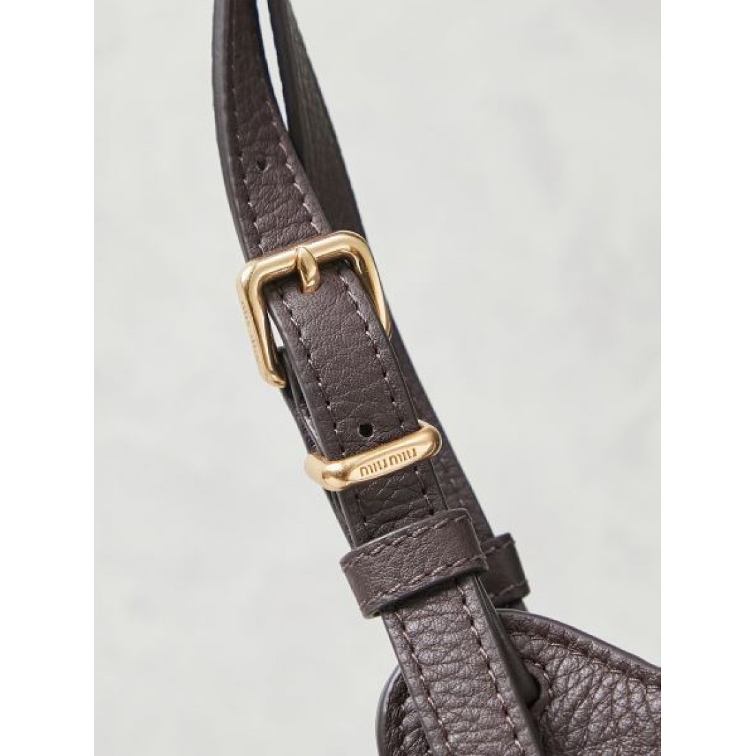 軽やかな 柔らかい ミュウミュウ MIU MIU コピー トートバッグ 女性らしい 