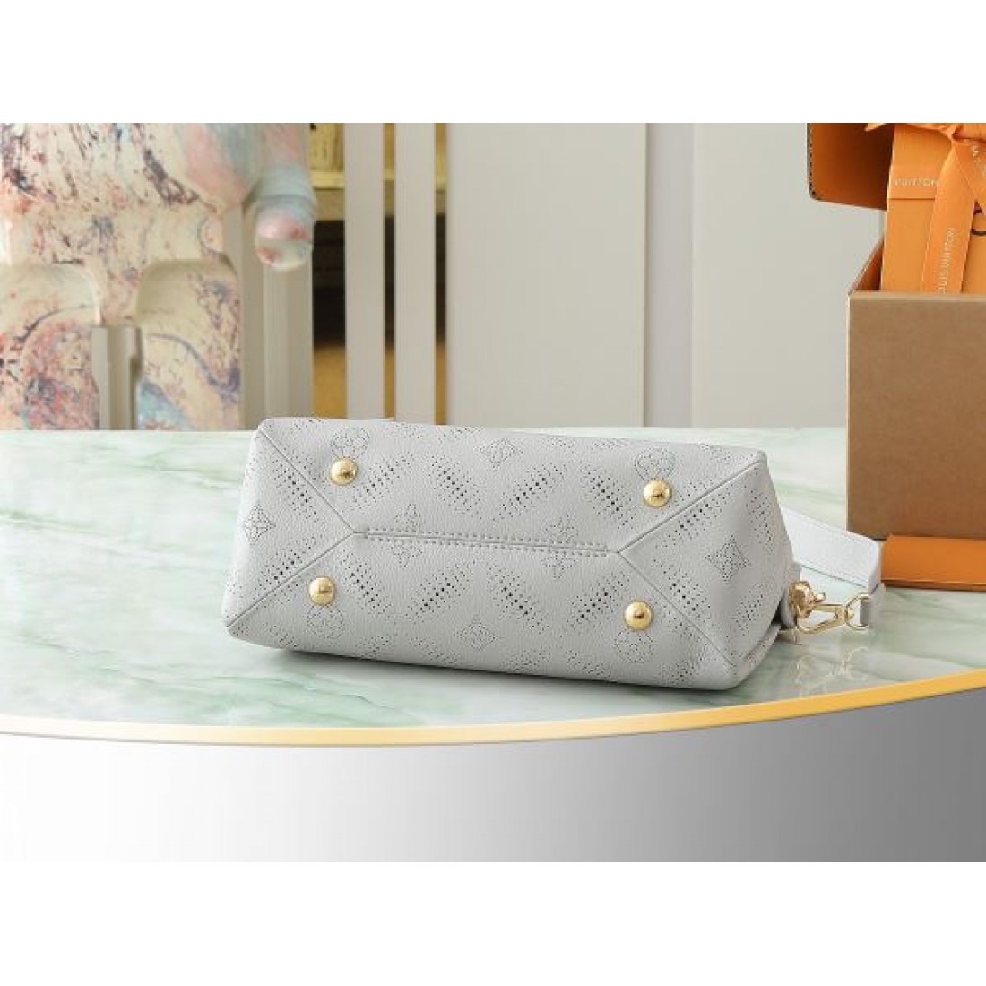 大人っぽい 落ち着いた イヴサンローラン YSL コピー トートバッグ スタイリッシュな