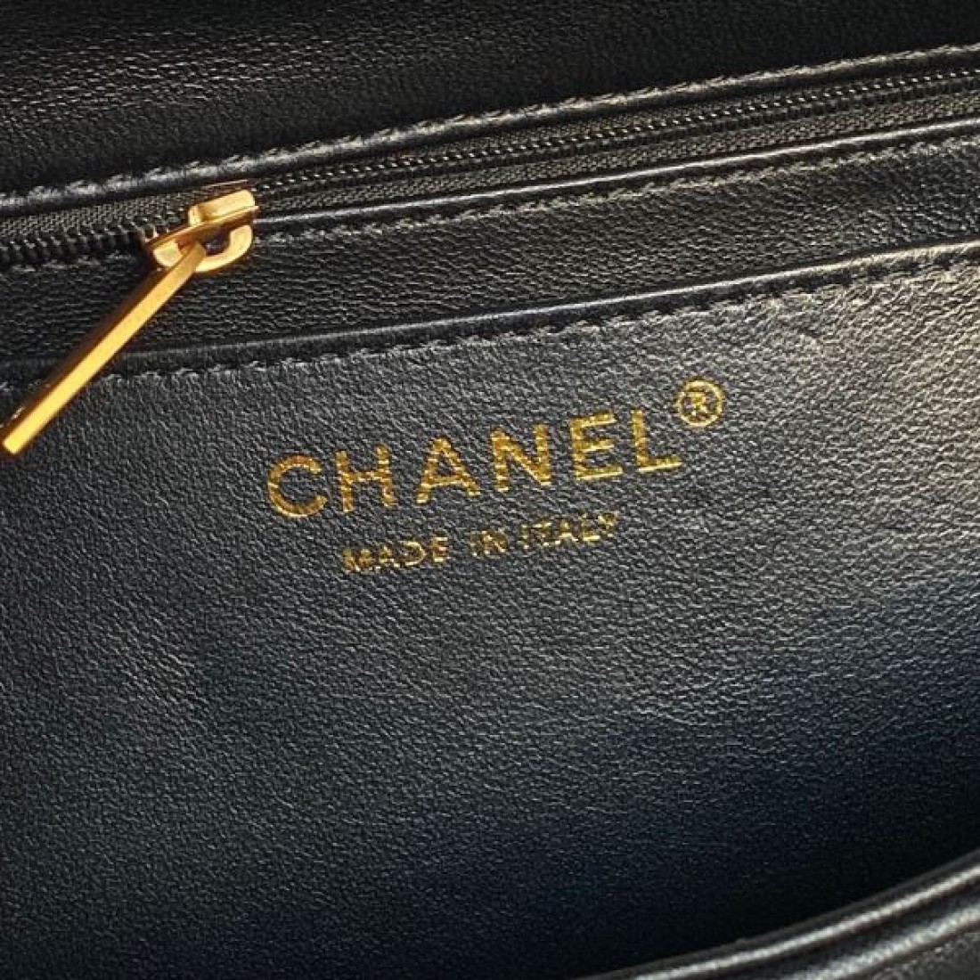 上品で 洗練された シャネル CHANEL コピー ショルダーバッグ 華やかな