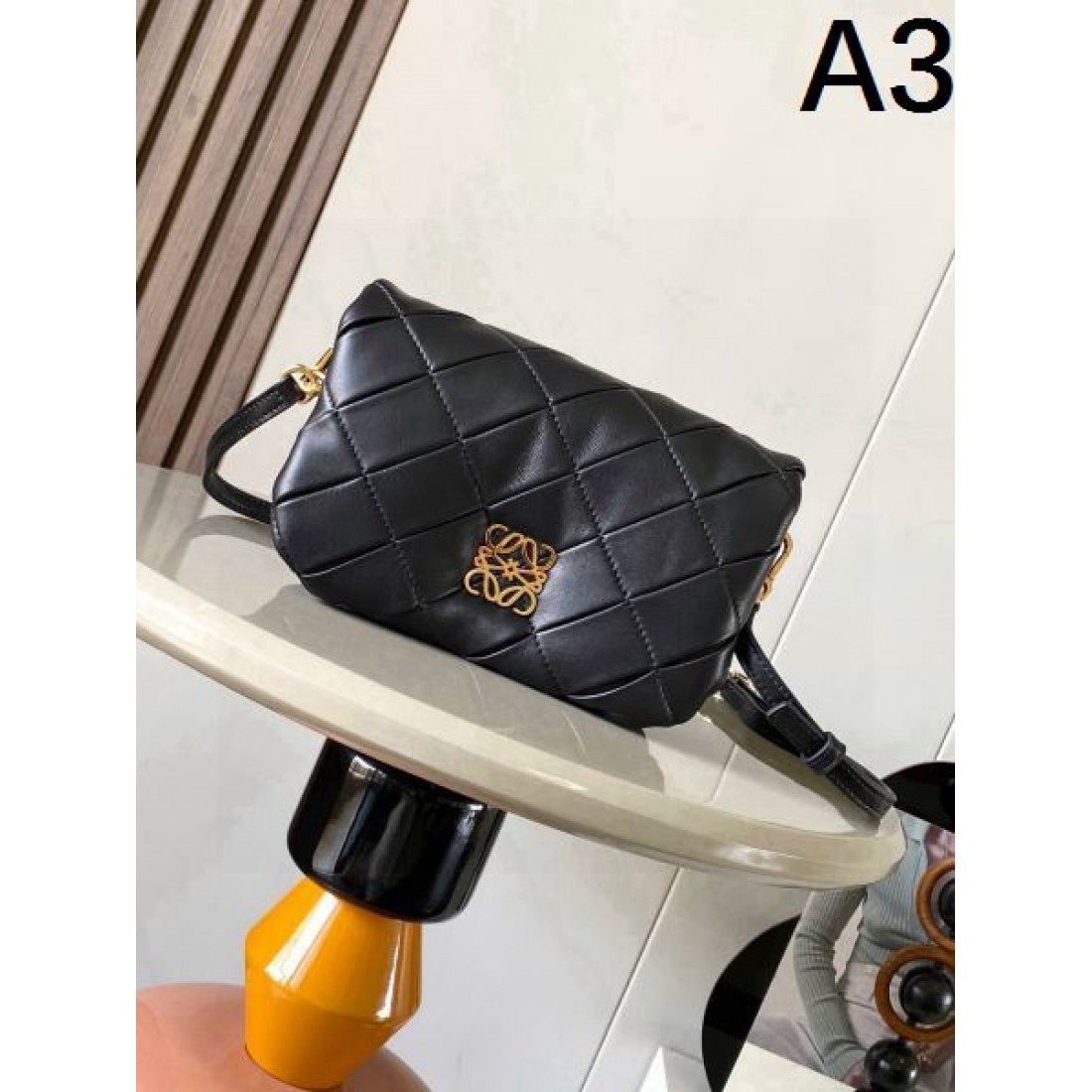  リュクス 落ち着きのある 風格 ロエベ LOEWE コピー ショルダーバッグ 