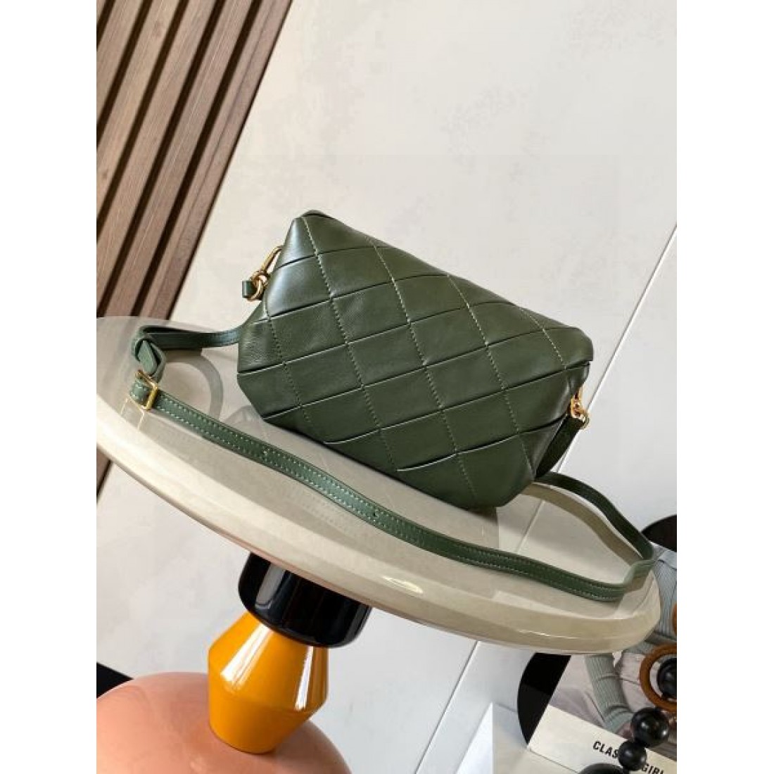  リュクス 落ち着きのある 風格 ロエベ LOEWE コピー ショルダーバッグ 