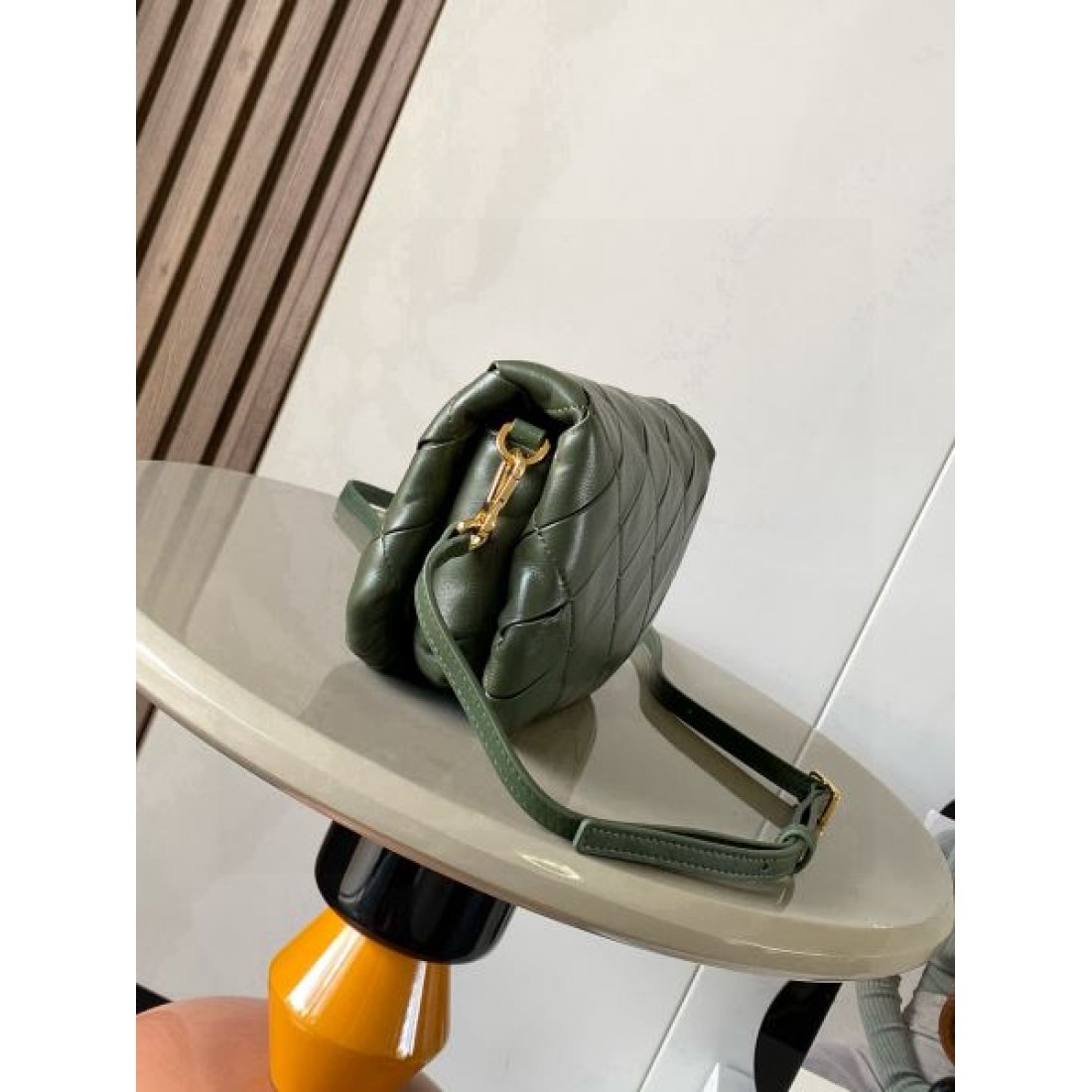  リュクス 落ち着きのある 風格 ロエベ LOEWE コピー ショルダーバッグ 