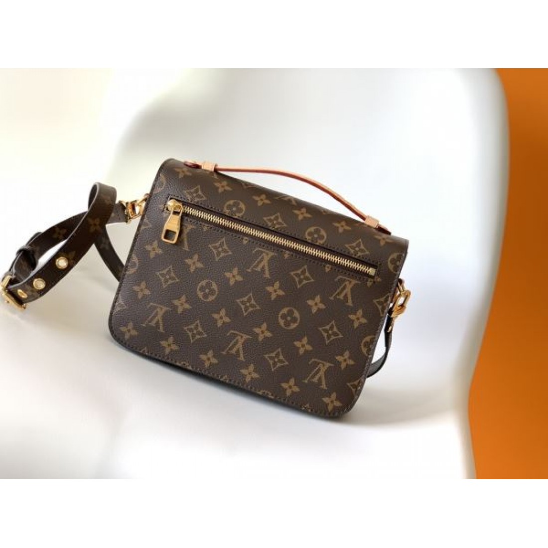 上品 静かな 高貴 ルイヴィトン LOUIS VUITTON コピー ショルダーバッグ 清楚 