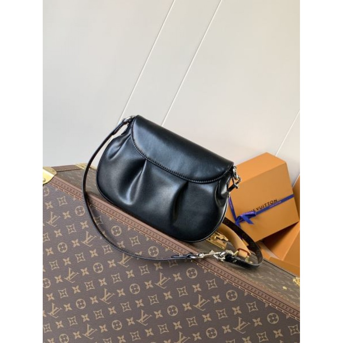 繊細 シック 重厚 ルイヴィトン LOUIS VUITTON コピー ショルダーバッグ 落ち着いた