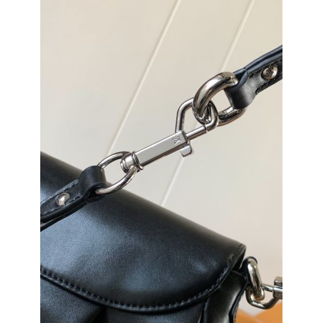 繊細 シック 重厚 ルイヴィトン LOUIS VUITTON コピー ショルダーバッグ 落ち着いた