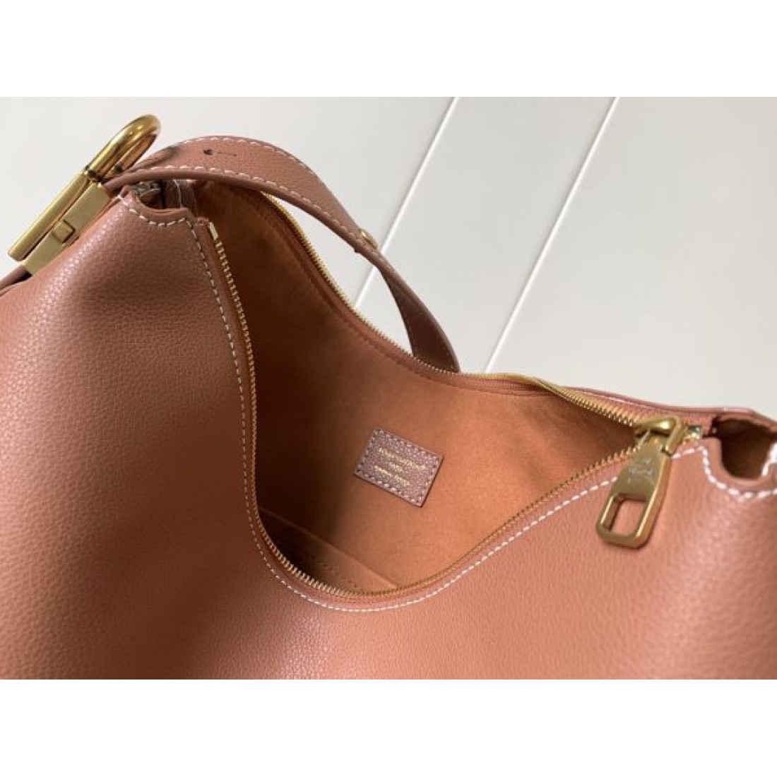 優美 洗練された しなやか ルイヴィトン LOUIS VUITTON コピー ショルダーバッグ 上質 