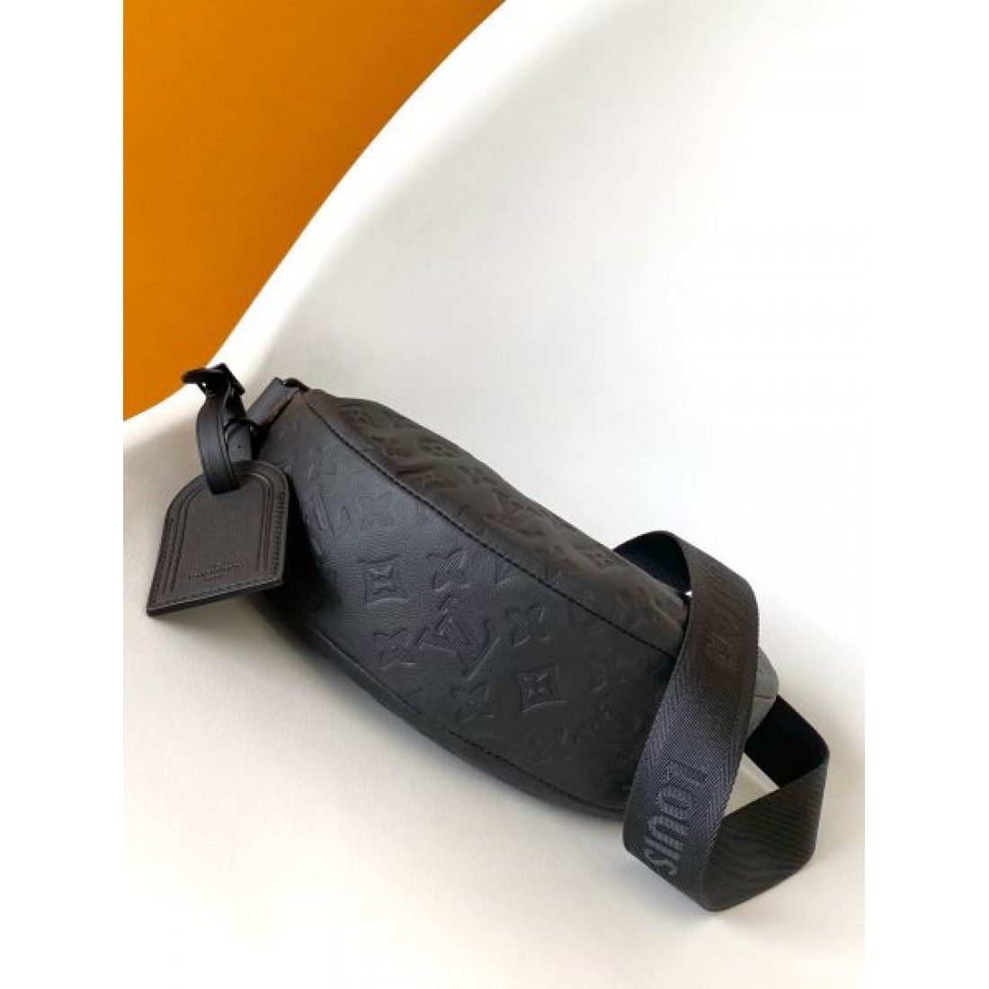 ラグジュアリー 洗練 ルイヴィトン LOUIS VUITTON コピー ショルダーバッグ 上品 モダン