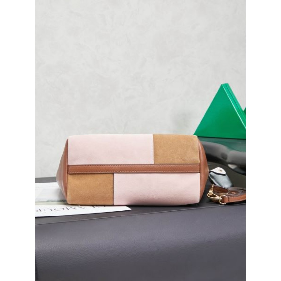 軽快で おしゃれな ミュウミュウ MIU MIU コピー トートバッグ エレガントな 