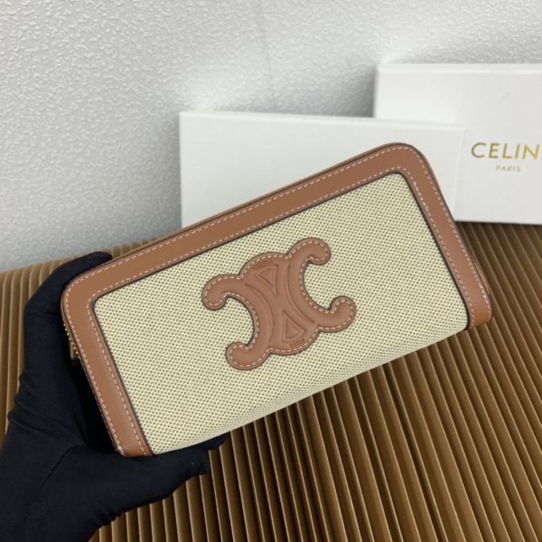 大人可愛い 上品 CELINE セリーヌ コピー 長財布 柔らかい 印象