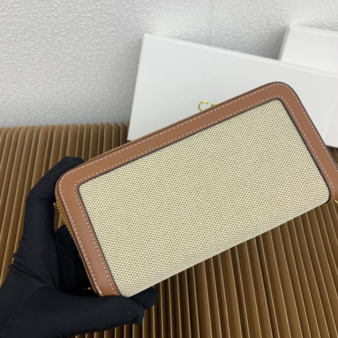 大人可愛い 上品 CELINE セリーヌ コピー 長財布 柔らかい 印象