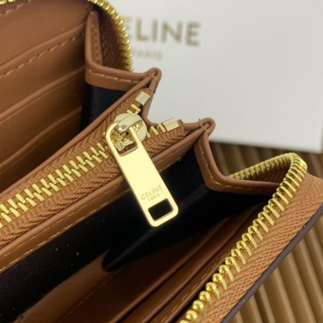 大人可愛い 上品 CELINE セリーヌ コピー 長財布 柔らかい 印象