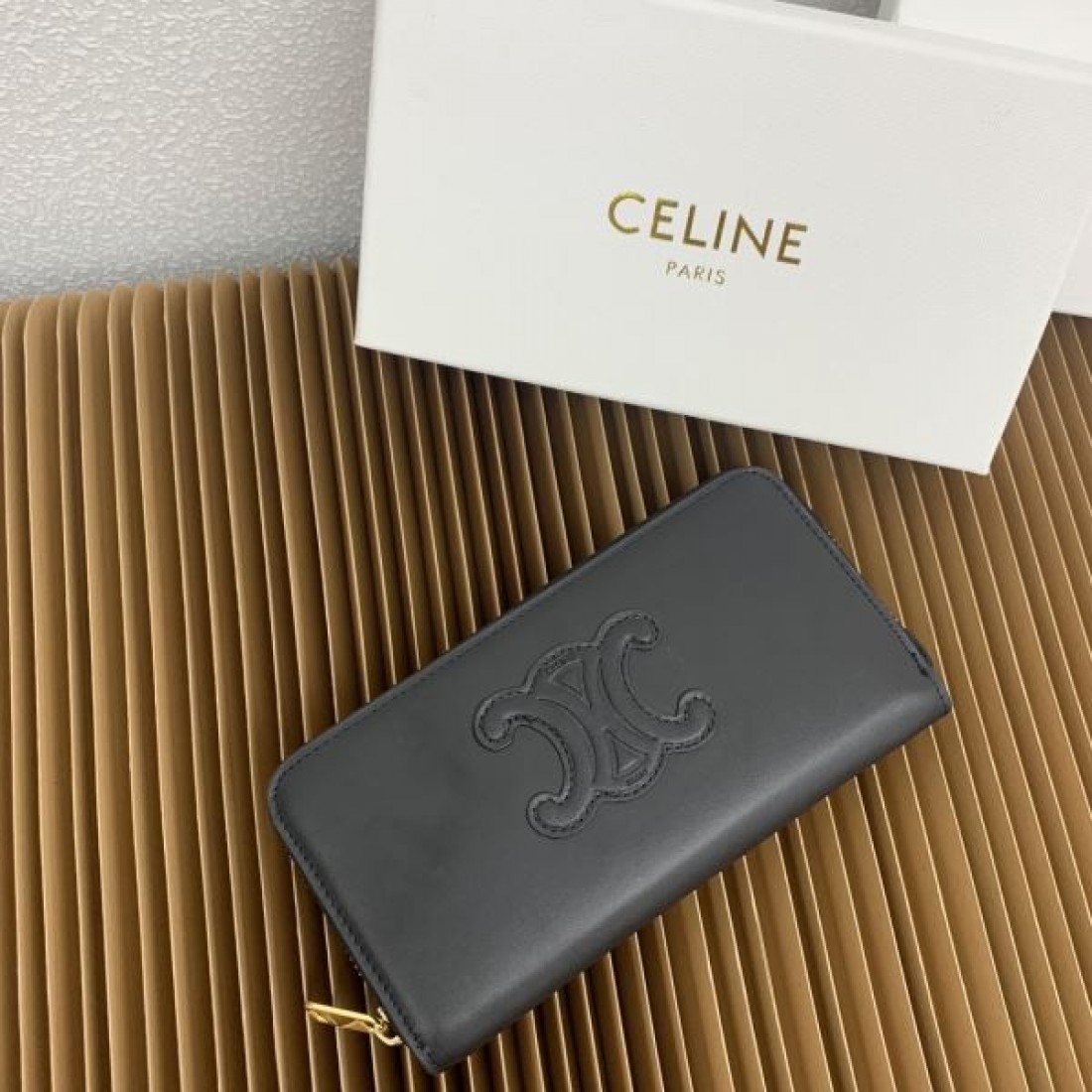  モダン ナチュラル CELINE セリーヌ コピー 長財布 優雅 クリーン