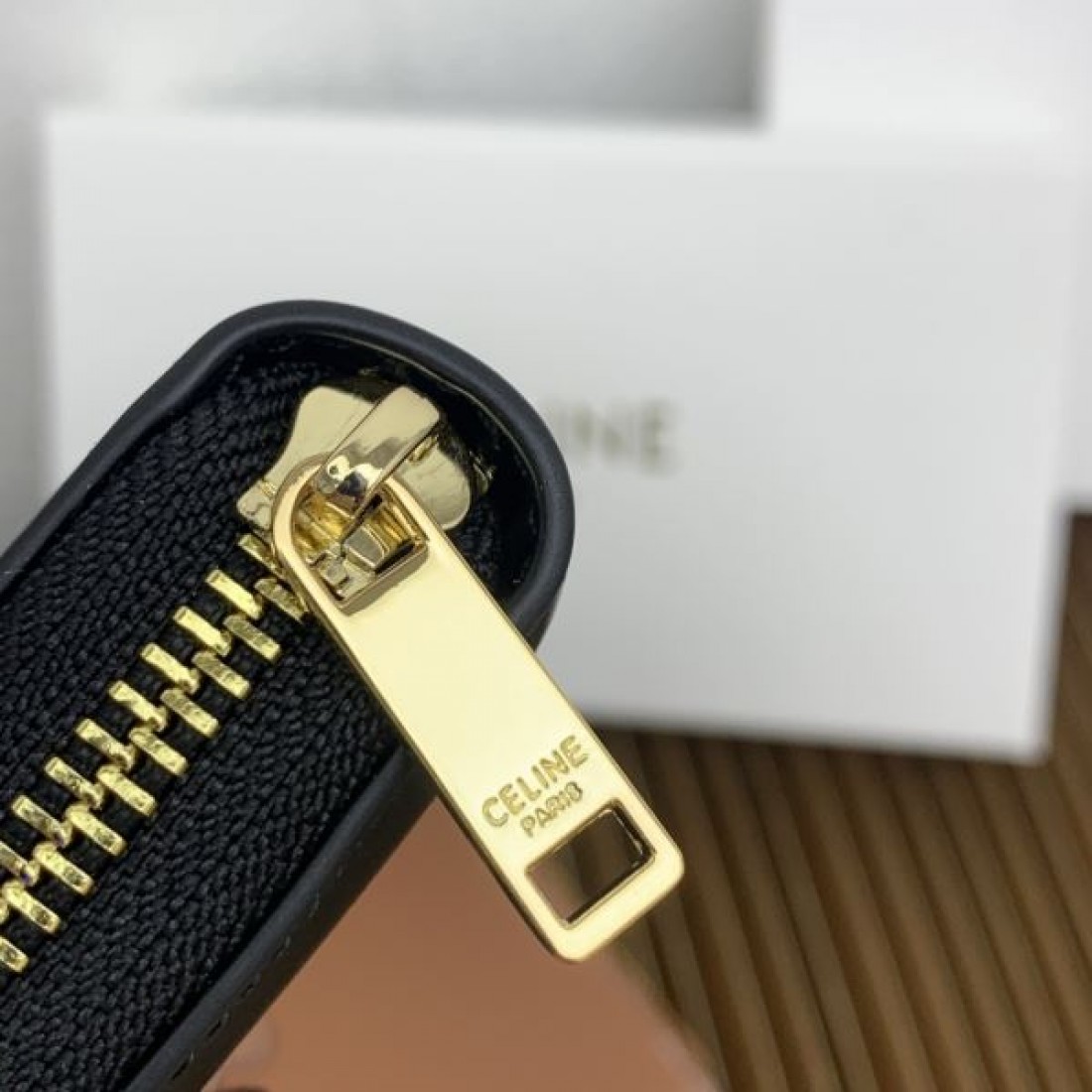  モダン ナチュラル CELINE セリーヌ コピー 長財布 優雅 クリーン