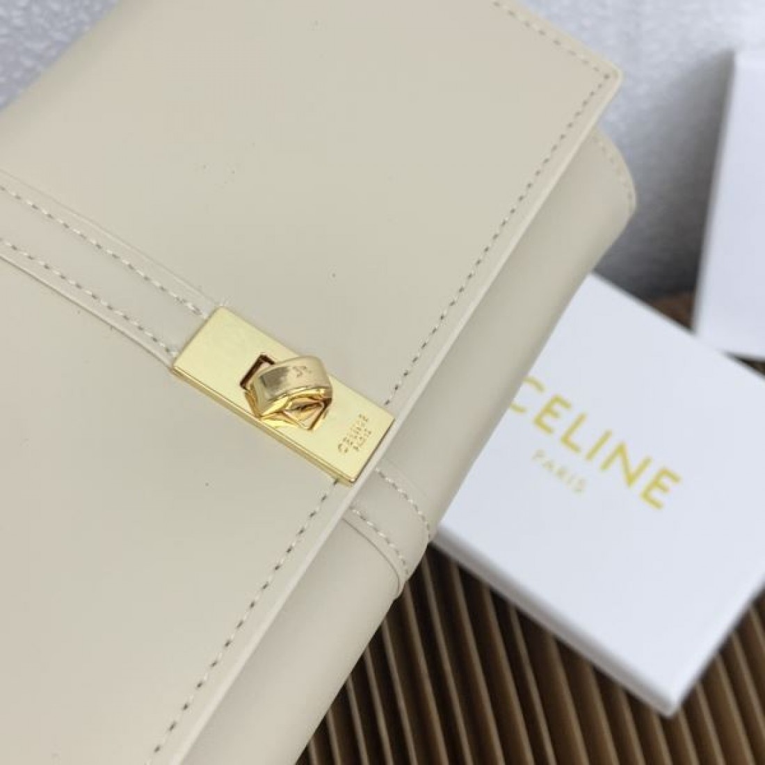 都会的 上質 CELINE セリーヌ コピー 長財布 スマート 高級感
