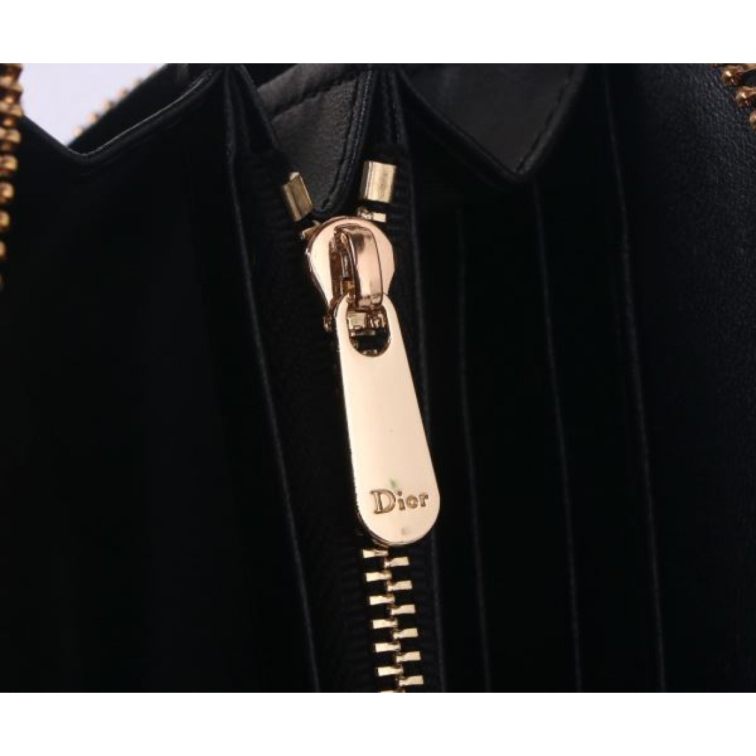 上質 クラシック DIOR ディオール コピー 長財布 気品 佇まい