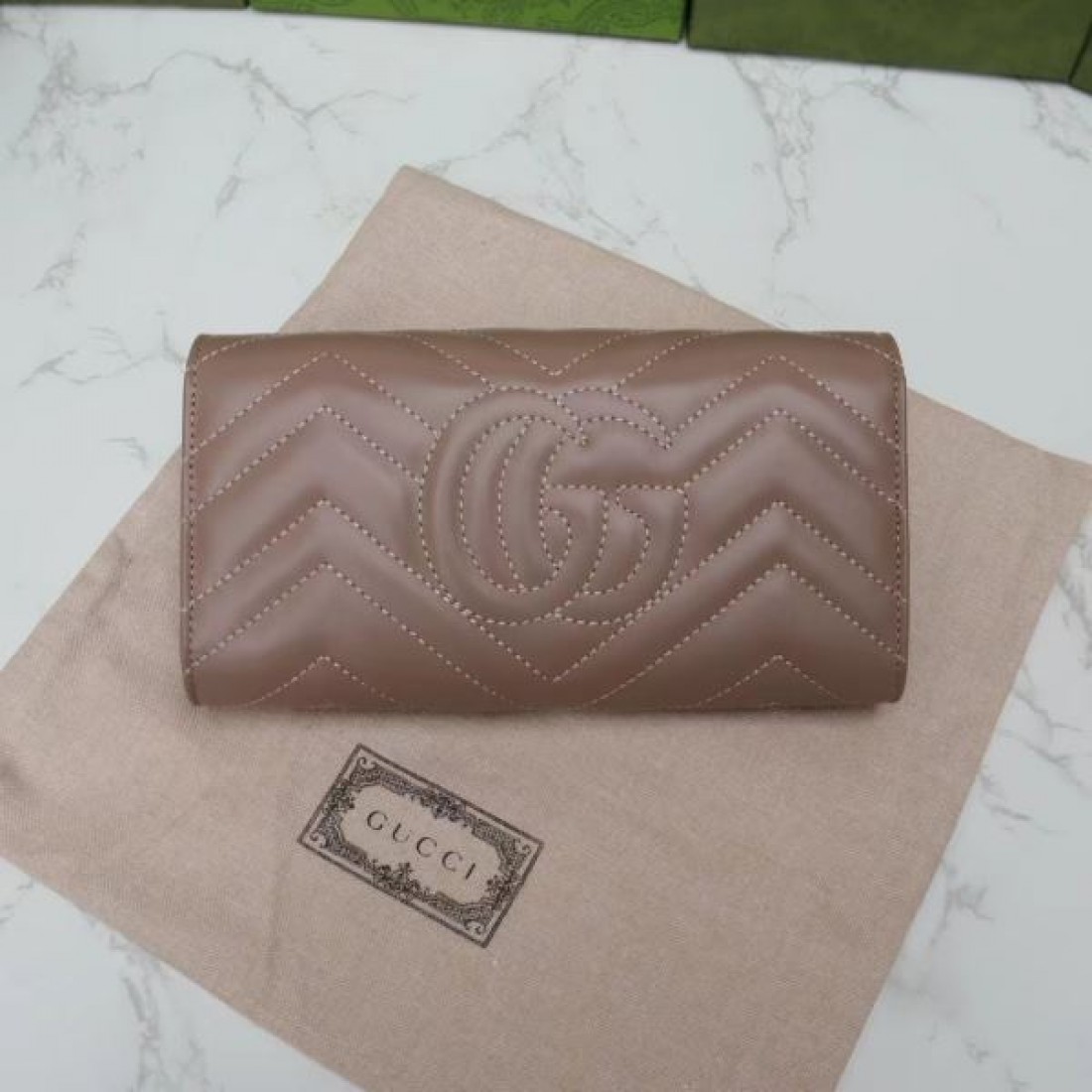 ラグジュアリー 上品 GUCCI グッチスーパーコピー  長財布 高級感 大人向け