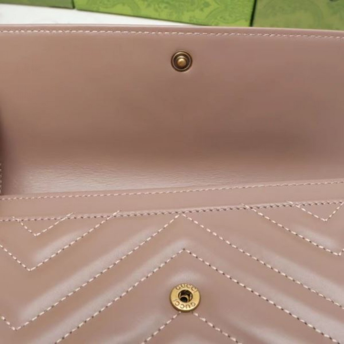 ラグジュアリー 上品 GUCCI グッチスーパーコピー  長財布 高級感 大人向け