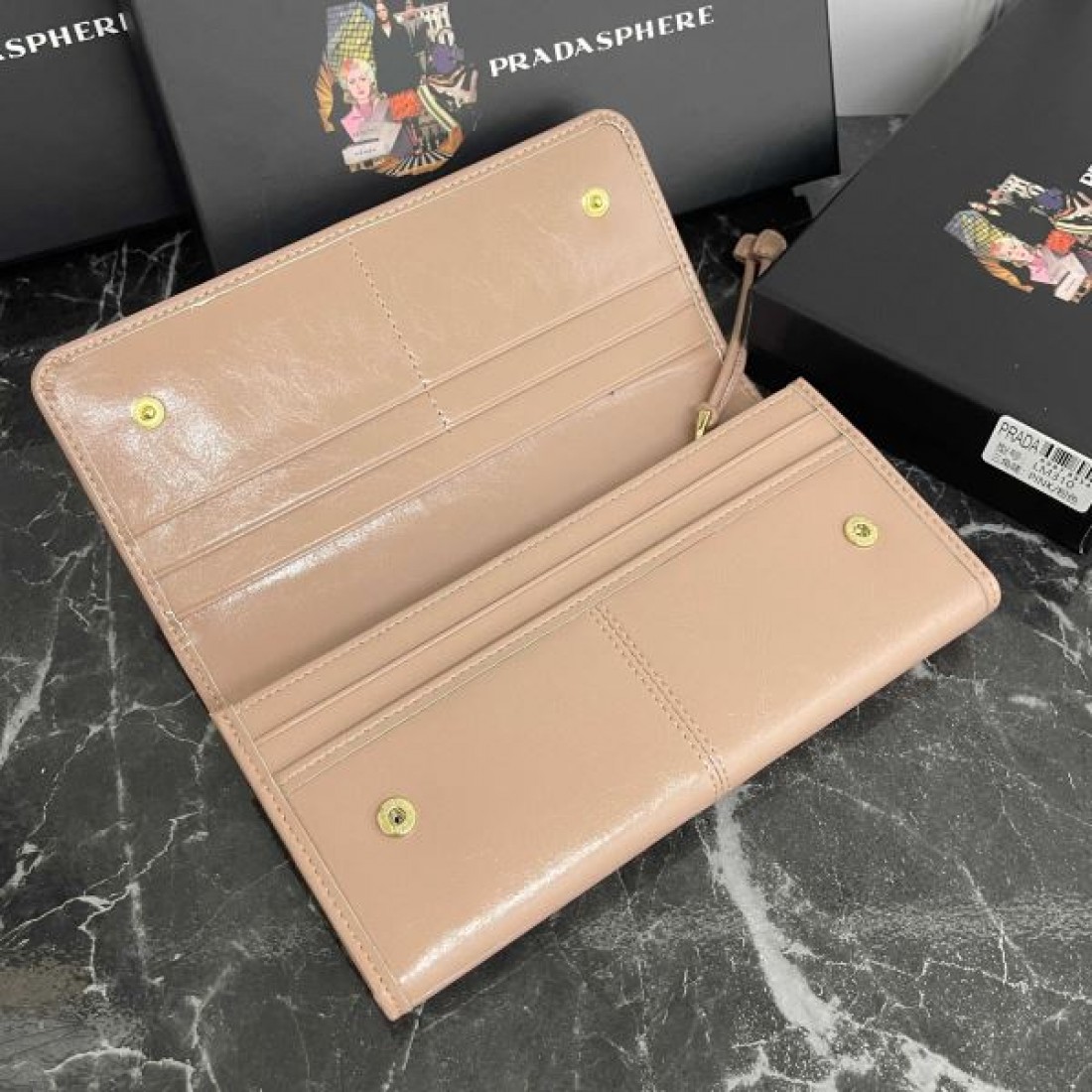  ラグジュアリー 洗練 PRADA プラダ スーパーコピー 長財布 上質 クラシック