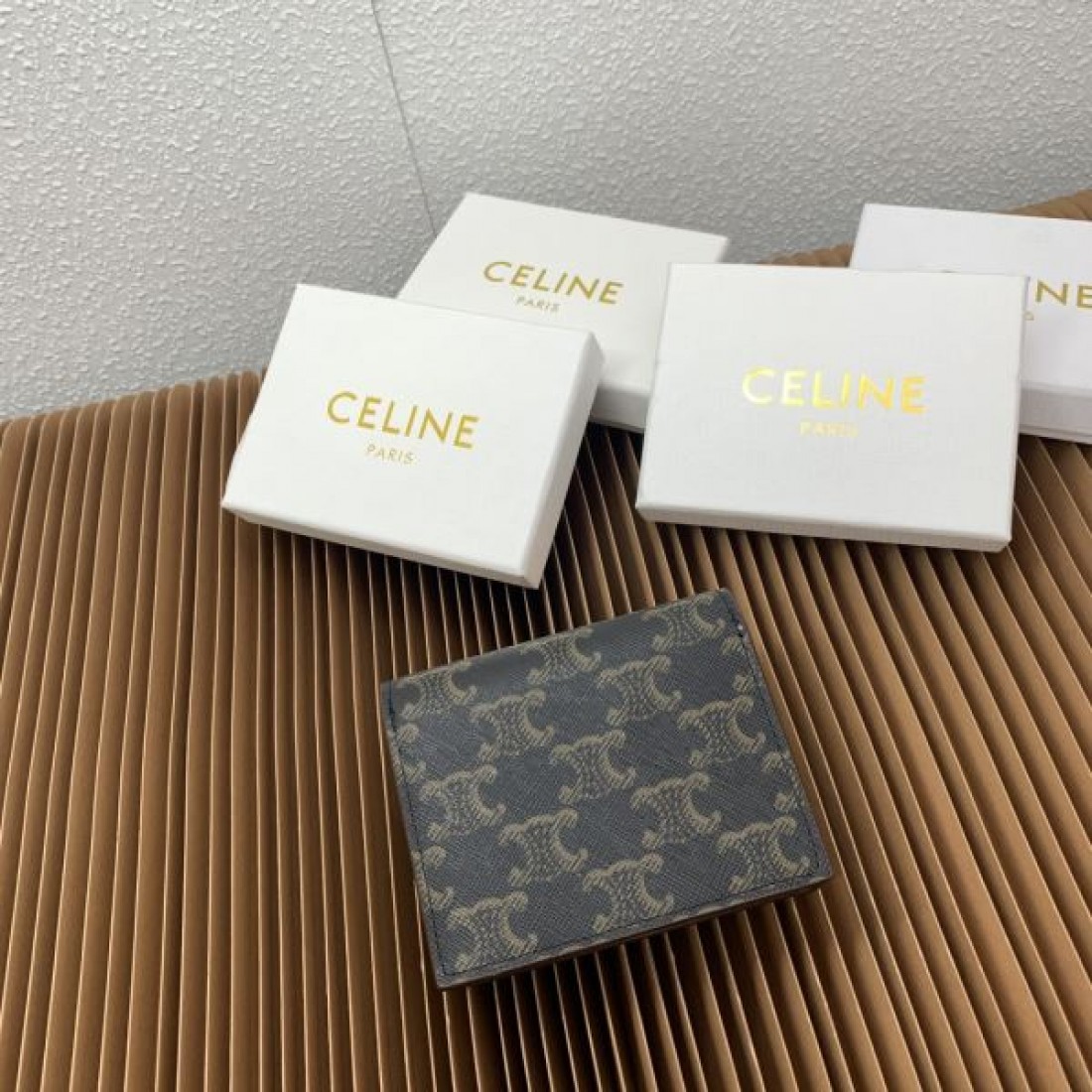  洗練 モダン CELINE セリーヌ スーパーコピー 財布 エレガント 大人風