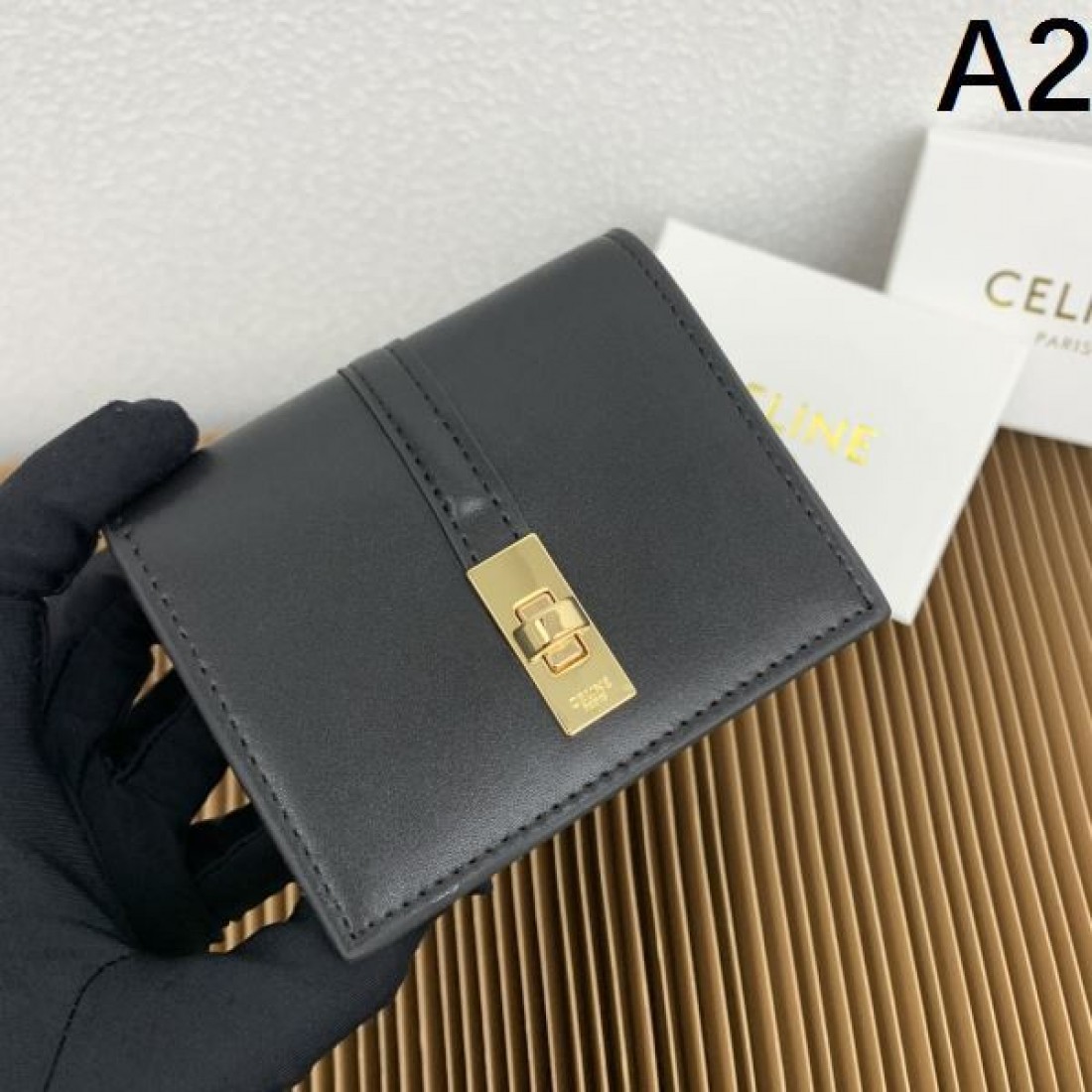  落ち着いた 高級感 CELINE セリーヌ スーパーコピー 財布 シンプル 上質
