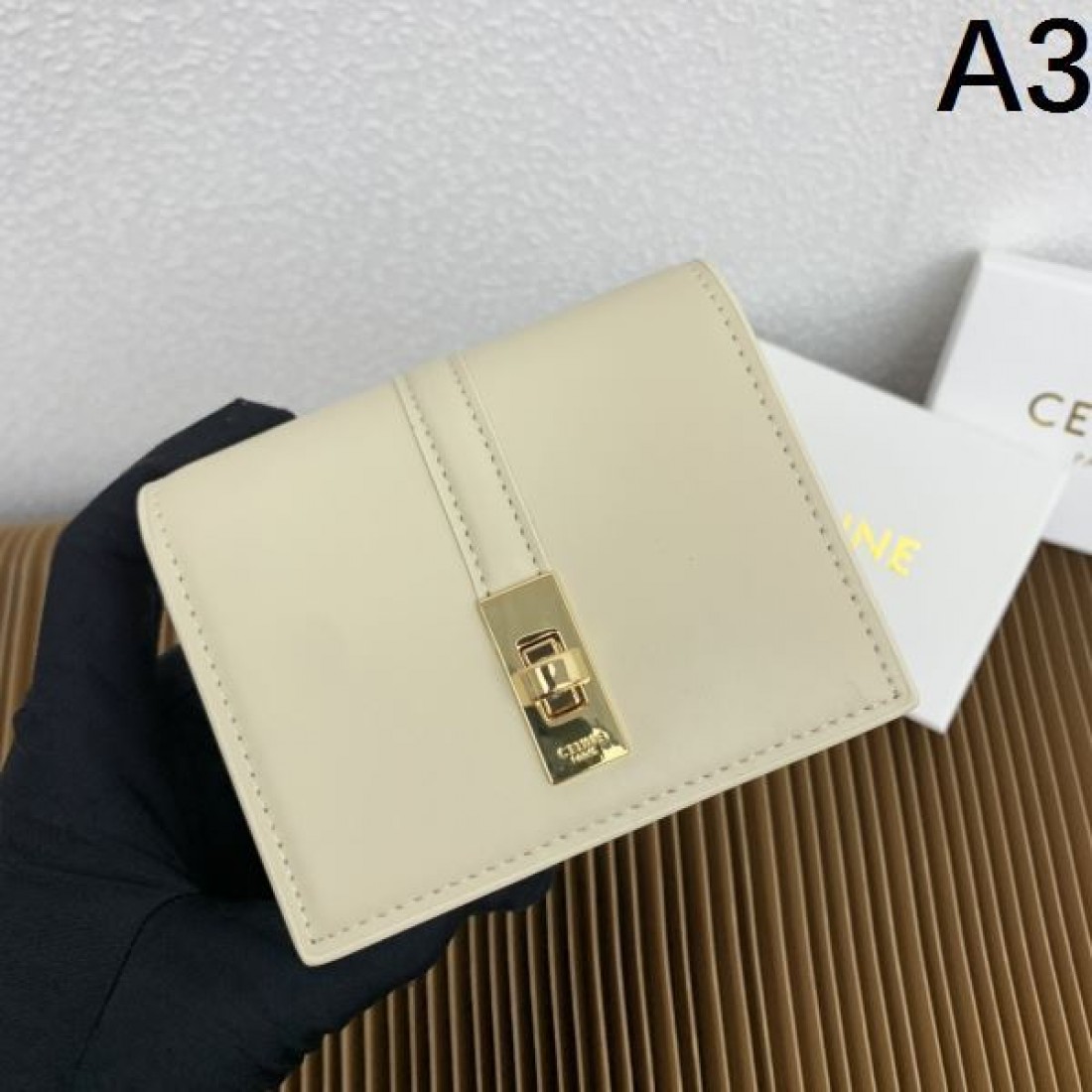  落ち着いた 高級感 CELINE セリーヌ スーパーコピー 財布 シンプル 上質
