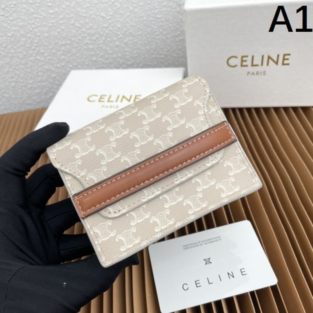 ミニマル 上品 CELINE セリーヌ スーパーコピー 財布 洗練 大人向け