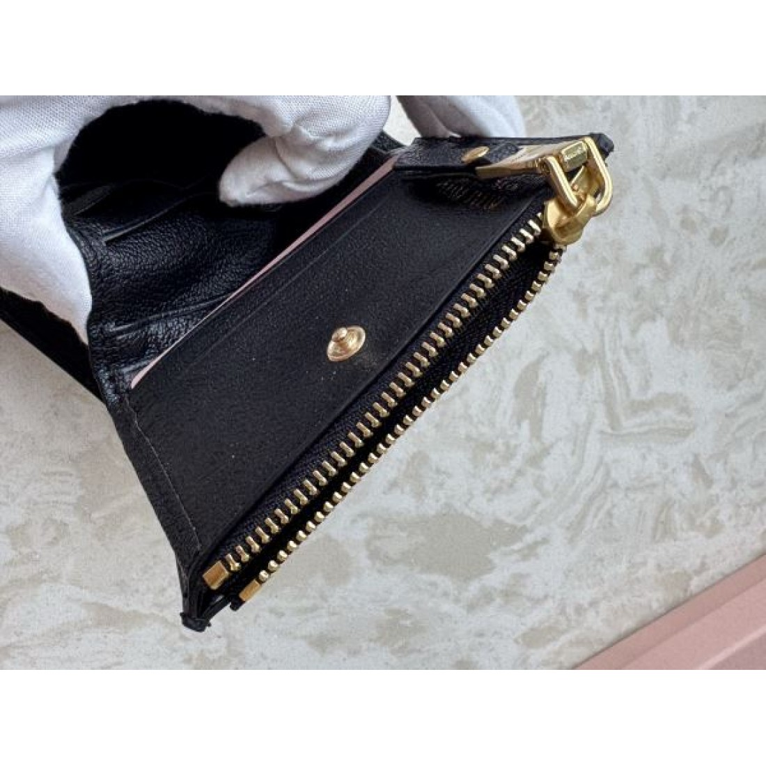 可愛い 上質 MIU MIU ミュウミュウ コピー 財布 フェミニン おしゃれ