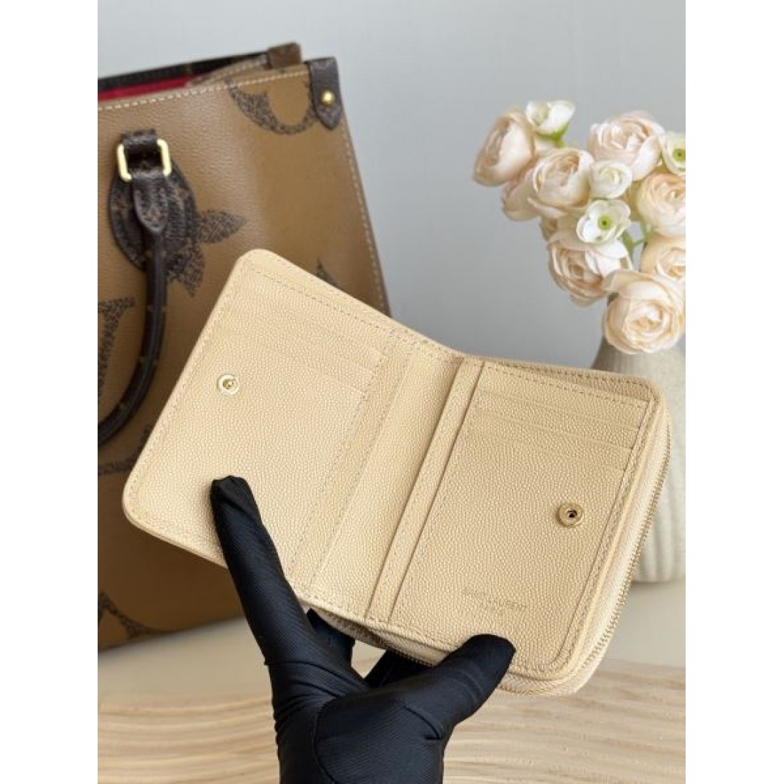 エレガント 高級 YSL イヴサンローラン 財布 大人っぽい 洗練